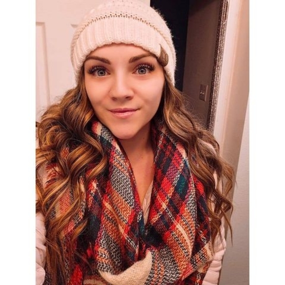 Meet your Posher, Erika - Picture 1 of 1